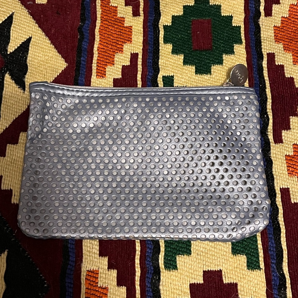 NWOT - IPSY Purse - Silver Netting